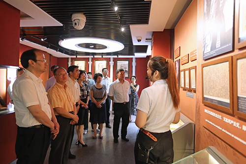 中國殘聯(lián)黨組集體參觀北大紅樓 中國殘聯(lián)黨組集體參觀北大紅樓