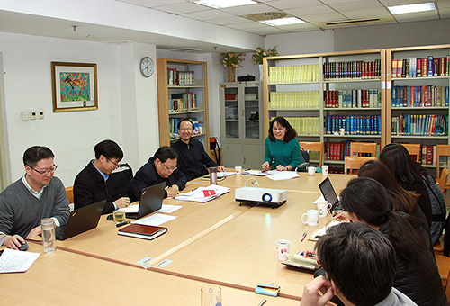 圖為中國殘聯(lián)主席張海迪，黨組書記、理事長周長奎到中國殘聯(lián)信息中心調(diào)研